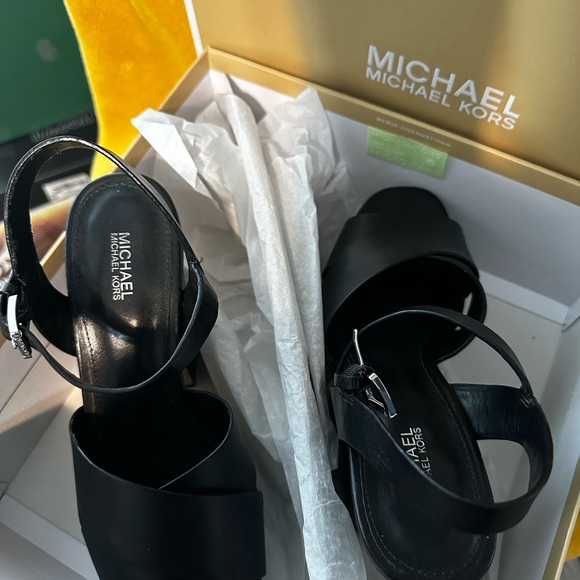 Michael Kors Black Divia Wedge Leather shoe, in a size 8.5. - Picture 4 of 9